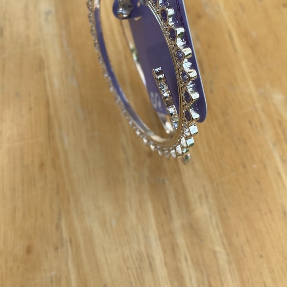 Claire’s Hoops Earring - Picture 3 of 4